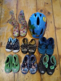 dětské boty 21,22,23,24: bačkory, holinky, cyklistická helma