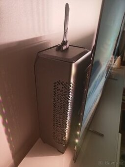 HERNÍ PC - Ryzen 7 9700X / 32GB DDR5 / 2TB SSD / RX 9070XT