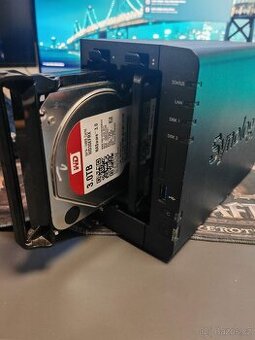 NAS Synology DS218+ + 2× 3TB WD RED - 1