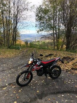 Aprilia RX 125 4T enduro 23, lze řídit od 16 let