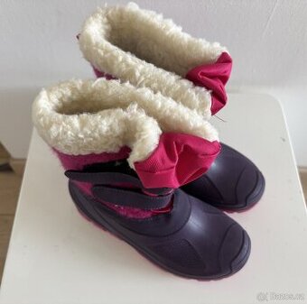 Kozačky zateplené vel. 34, stélka 20,5 cm.