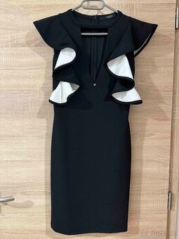 Černé šaty GUESS s podšitými bílými volány