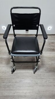 Pojízdné toaletní křeslo