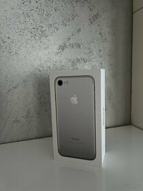 iPhone 7 256 gb stříbrný - 1