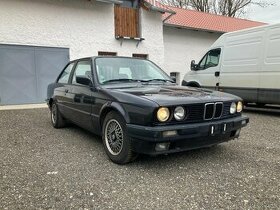 BMW E30 COUPE - 1