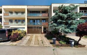 Prodej rodinného domu, 263 m2 se zahradou 275 m2 - Praha - S