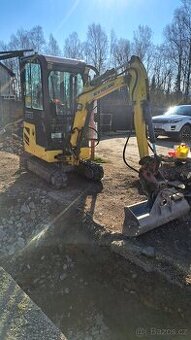 Bagr New Holland E18b