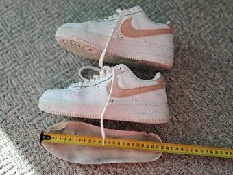 Dívčí boty zn. NIKE
