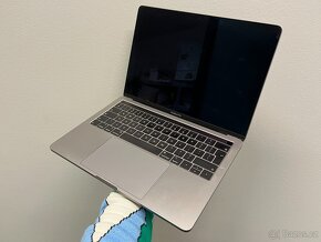 MacBook Pro 2019 | 13" | 16 RAM | 256 SSD | EN | Touchbar