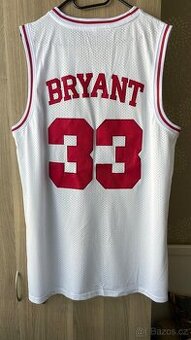 Dres Kobe Bryant ze střední - 1