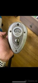 JAWA 250 nebo JAWA 350 Pérák