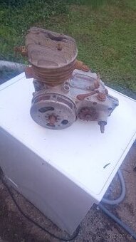 Motor ČZ 98