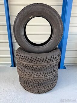 4ks - Sada Nokian 215/70 R16 Zimní