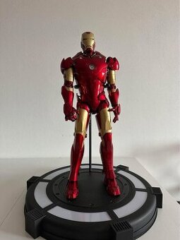 Model Iron Man 1:8