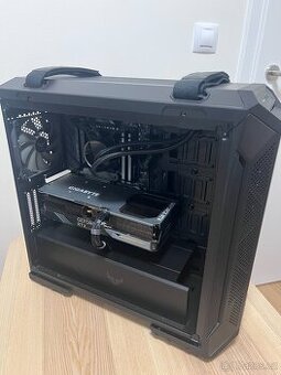 Herní PC s GeForce RTX 4090 / Ryzen 7 7800X3D