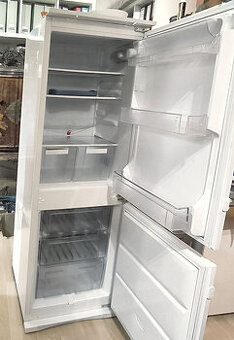 vestavná kombinovaná chladnička IKEA