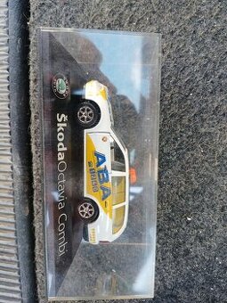 Skoda octavia kaden ABBA 1:43