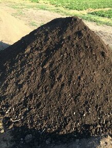 Zahradní zemina kompost
