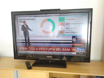 TV Thomson 102cm s TV stolkem, velmi dobrý stav