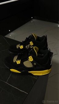 Jordan 4 yellow thunder