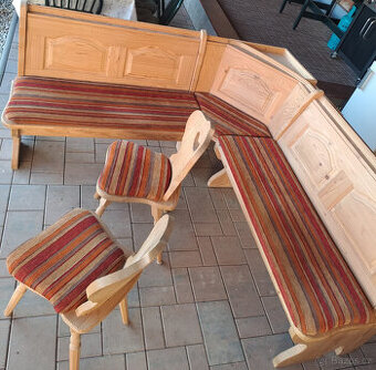 Dřevěná rohová lavice