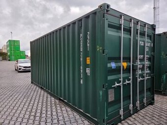 Tmavě zelený námořní kontejner – stylový, moderní