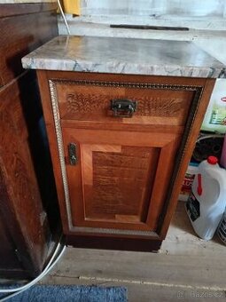 Prodám kompletní starožitnou ložnici