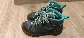 Decathlon - dívčí turistické kotníkové nepro. boty vel.35