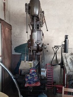 Sloupová vrtačka V50A