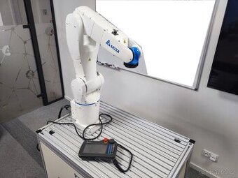 6osý robot Delta Electronics DRV 900mm, 7kg