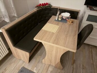 Jidelni lavice a stul