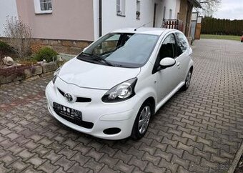Toyota Aygo 1,0i Klima naj: 83000km benzín