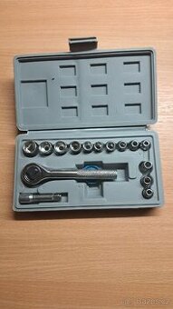 Ráčna a sada nástrčných klíčů