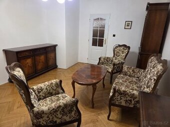 Zámecký/selský nábytek do obývacího pokoje