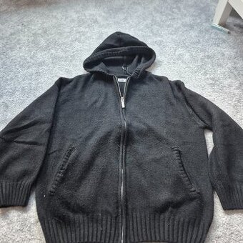 svetr vel. 145 zn. Sinsay černý