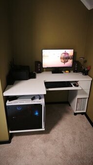 Rohovy PC stul ( jde i do prostoru)