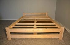 drevena postel 160x200 borovice ze dreva nová nizke celo - 1