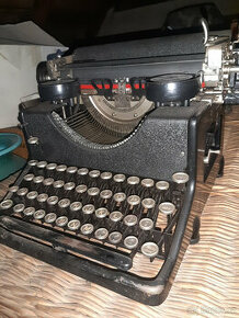 Starý psací stroj - 1