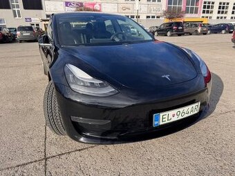 Tesla Model 3 Long range s Ťažným Zariadením