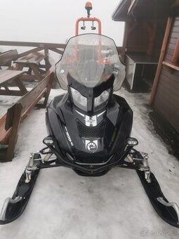 Sněžný skútr Lynx rotace 1200