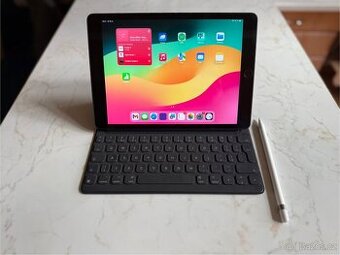 iPad 8 2020, 32gb s originál klávesnici a Apple Pencil 1