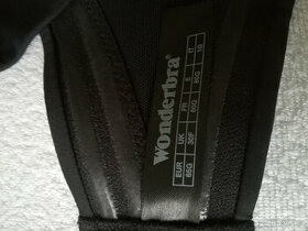 Wonderbra černá 65G a červená 65F - 1