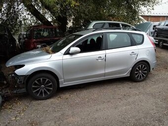 Hyundai i30 kombi facelift, 1.6crdi 85Kw, D4FB , r.v.2011 - 1