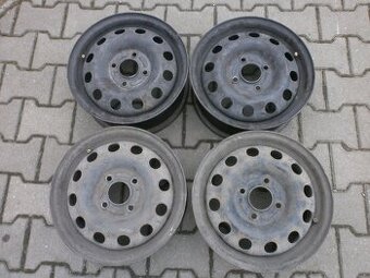 4x Plechové disky na FORD FOCUS velikost 14tky 200kč všechny