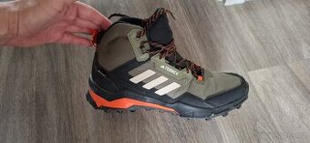 Adidas Terrex AX4 mid