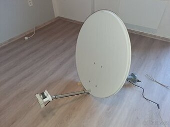 Komplet satelit včetně držáku