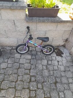 Barevné odrážedlo