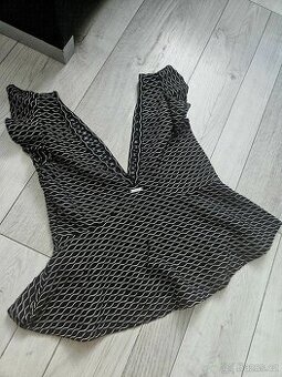 Guess top