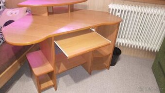 PC stůl
