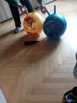 skákací míče i jednotlivě